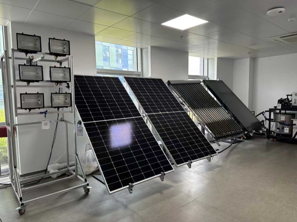 Educación práctica sobre energía renovable y almacenamiento de energía en la Universidad del Sureste 